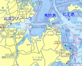 北浜マリンベースを出港し、最初に左舷側に位置する島「馬放島」(マハナシジマ)<BR>